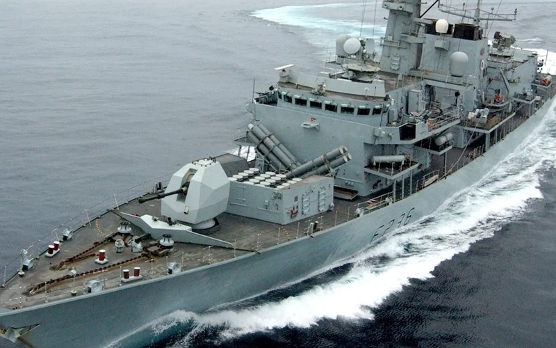 Tàu hải quân Anh sẵn sàng bảo vệ vùng biển trước các tàu đánh cá của EU